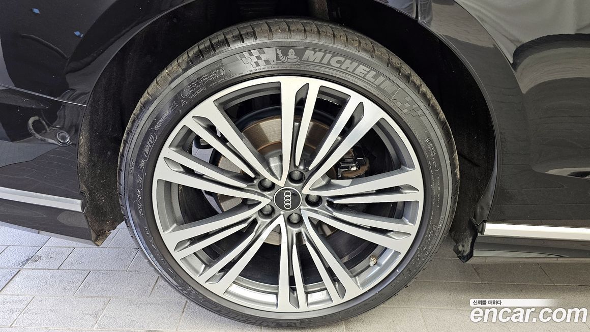 Audi A8 2021