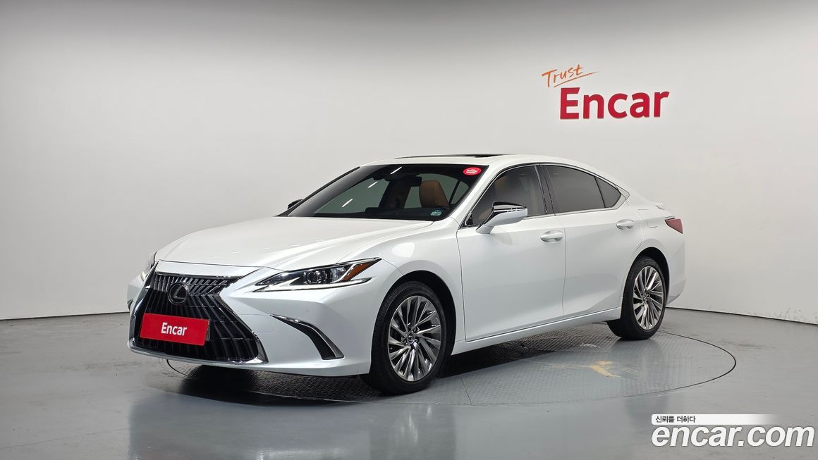Lexus ES 2025