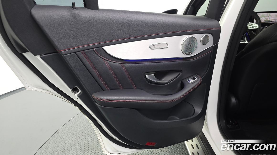 Mercedes-Benz GLC-Class 2021