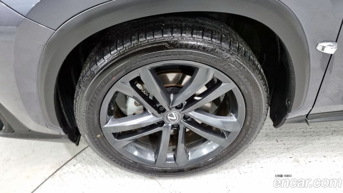 Lexus NX 2024