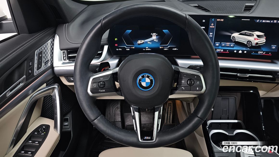 BMW iX1 2025