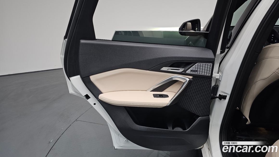 BMW iX1 2025
