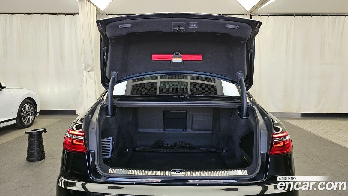 Audi A8 2021