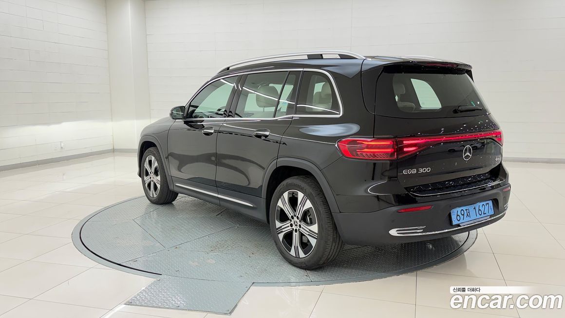 Mercedes-Benz EQB 2026