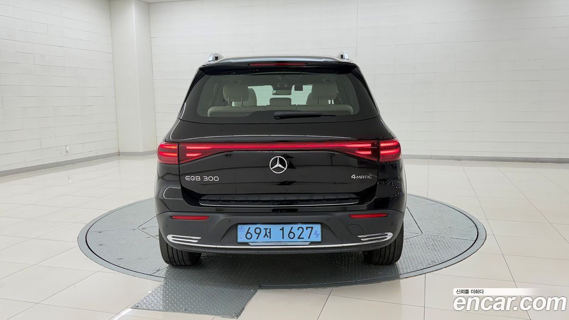 Mercedes-Benz EQB 2026