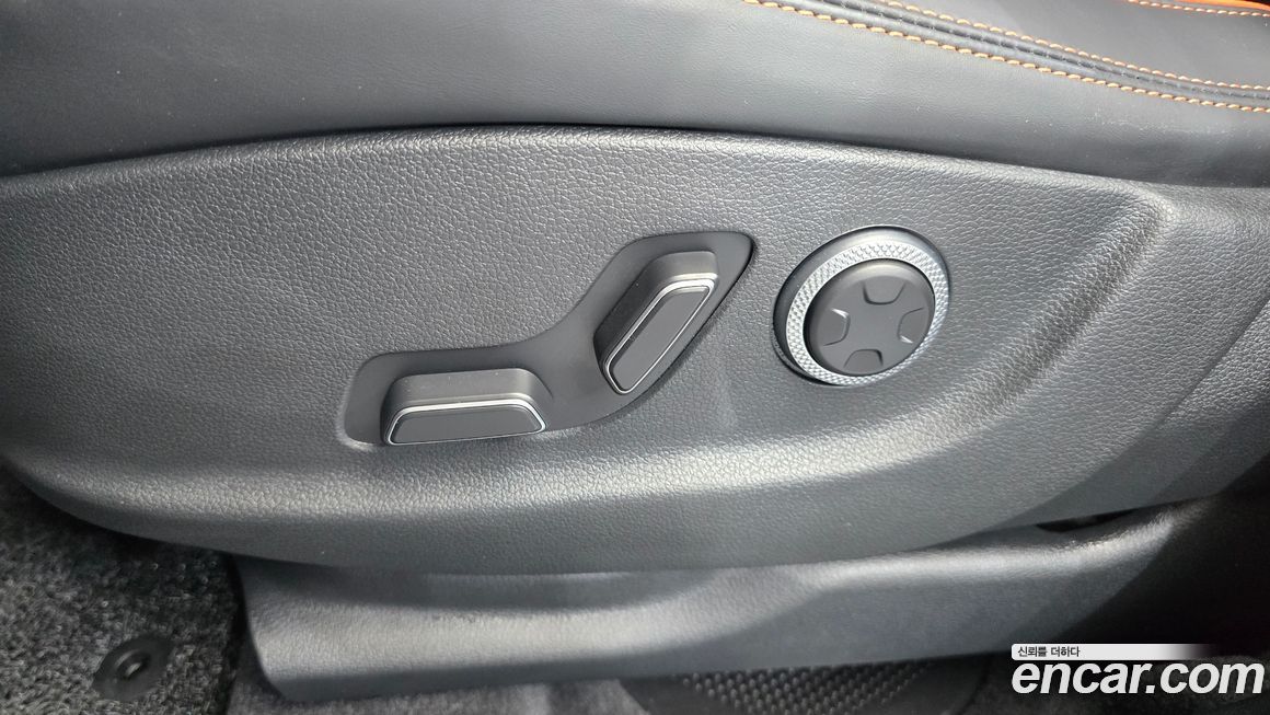 Genesis GV70 2025