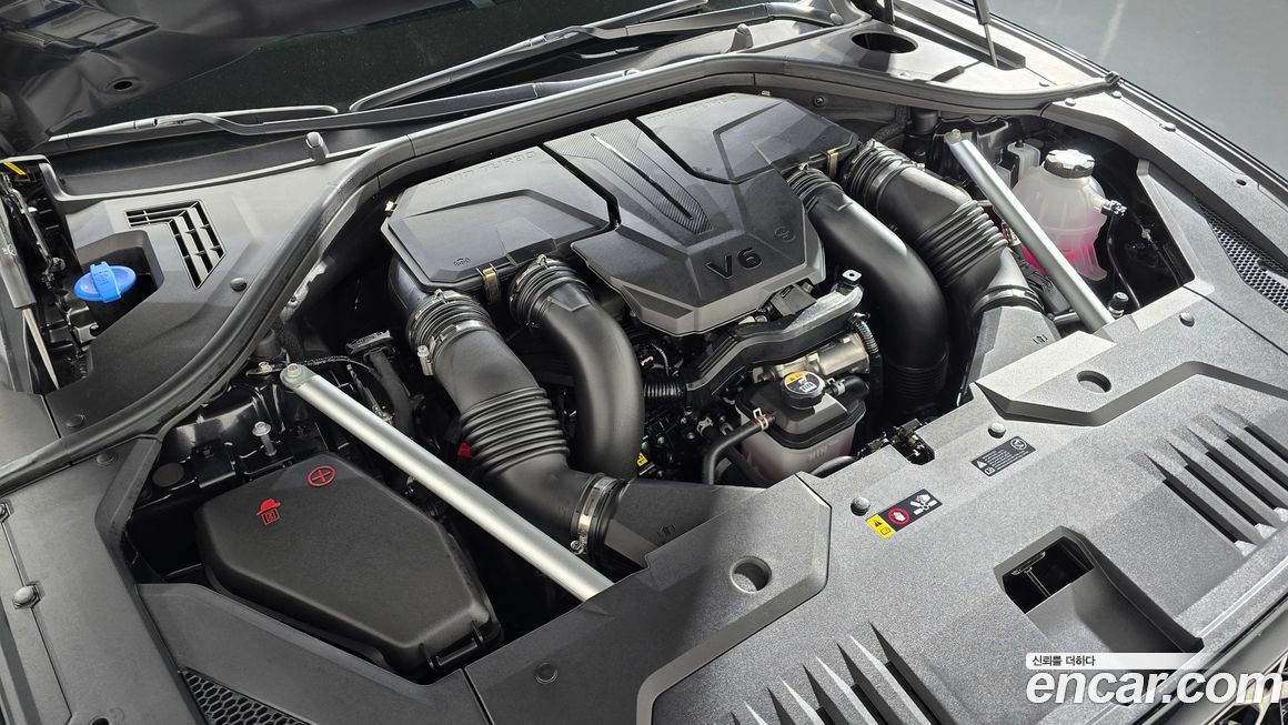 Genesis GV70 2025