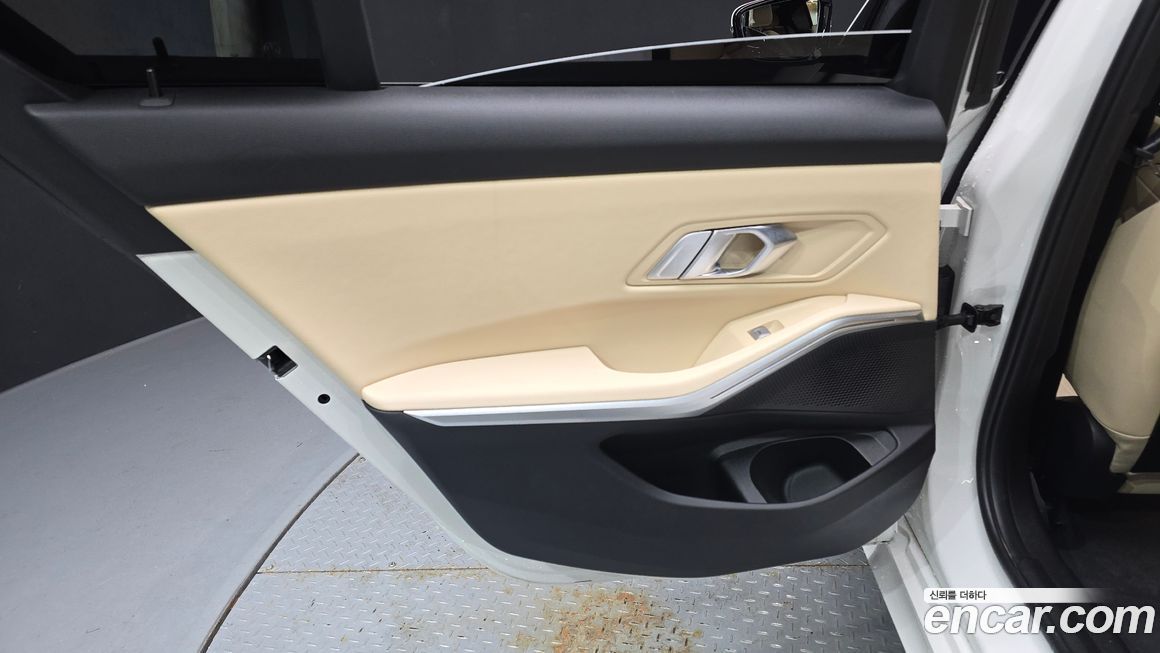 BMW 3-Series 2023