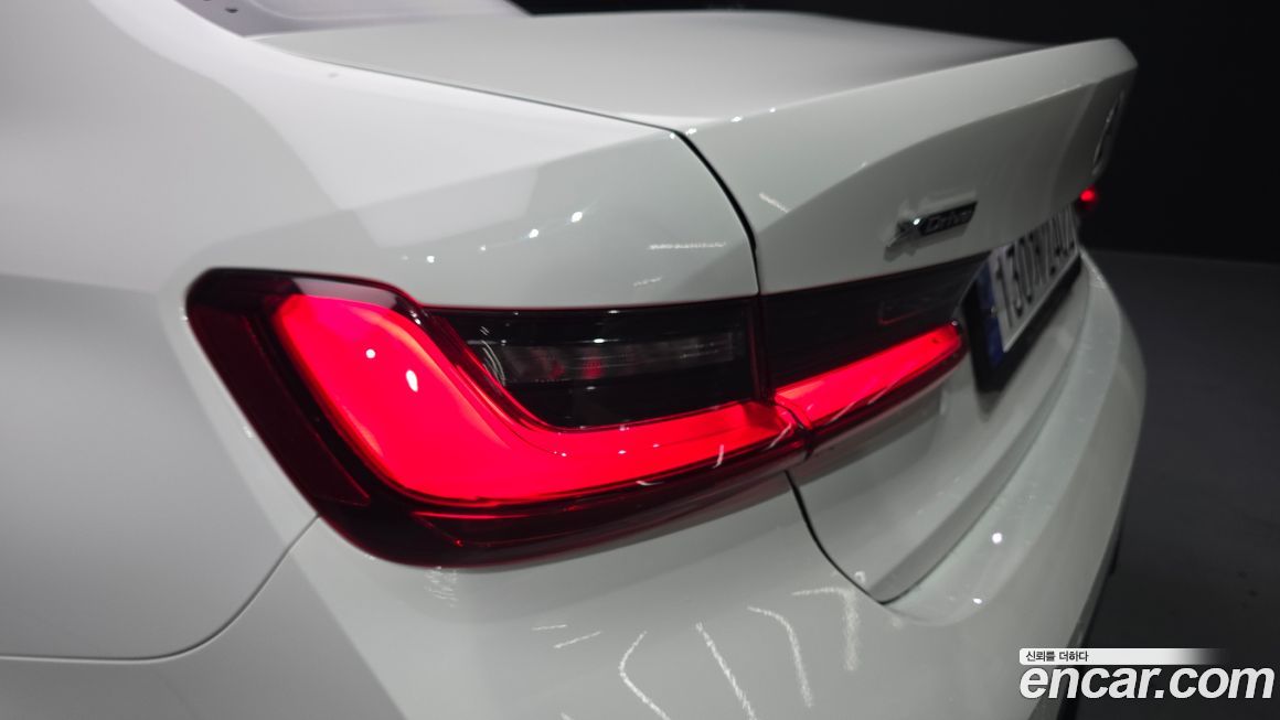 BMW 3-Series 2023