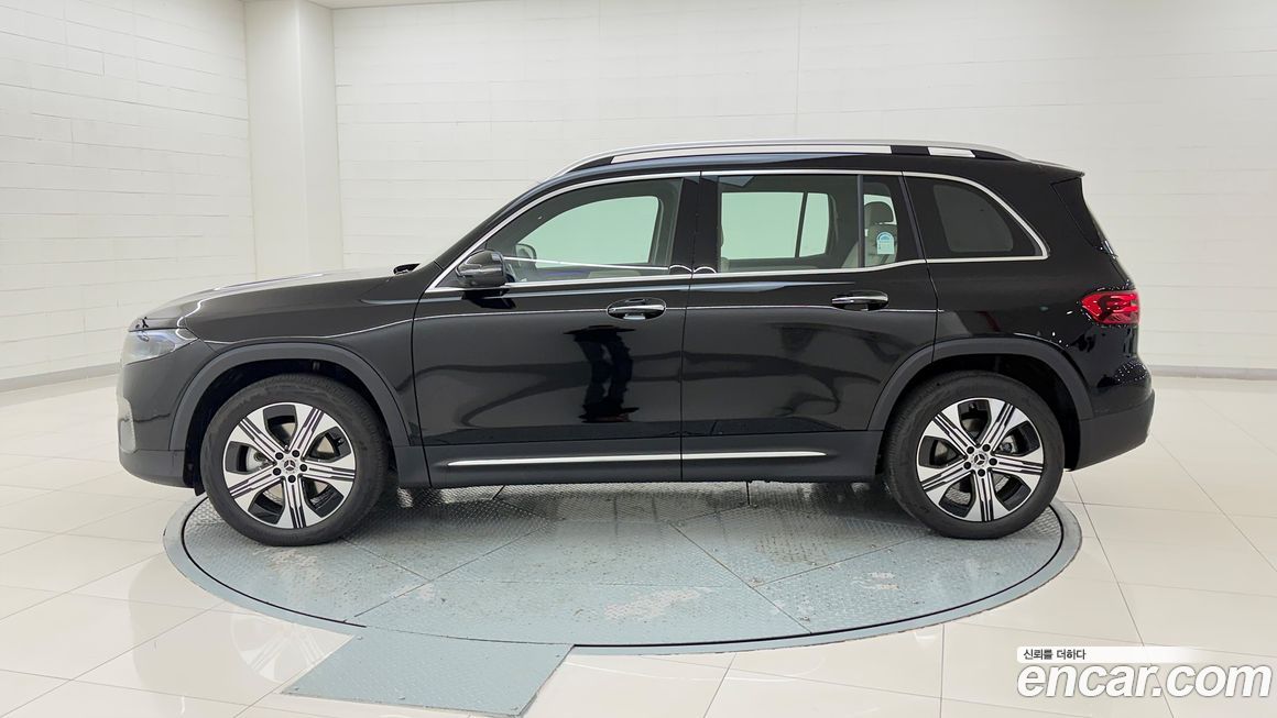 Mercedes-Benz EQB 2026