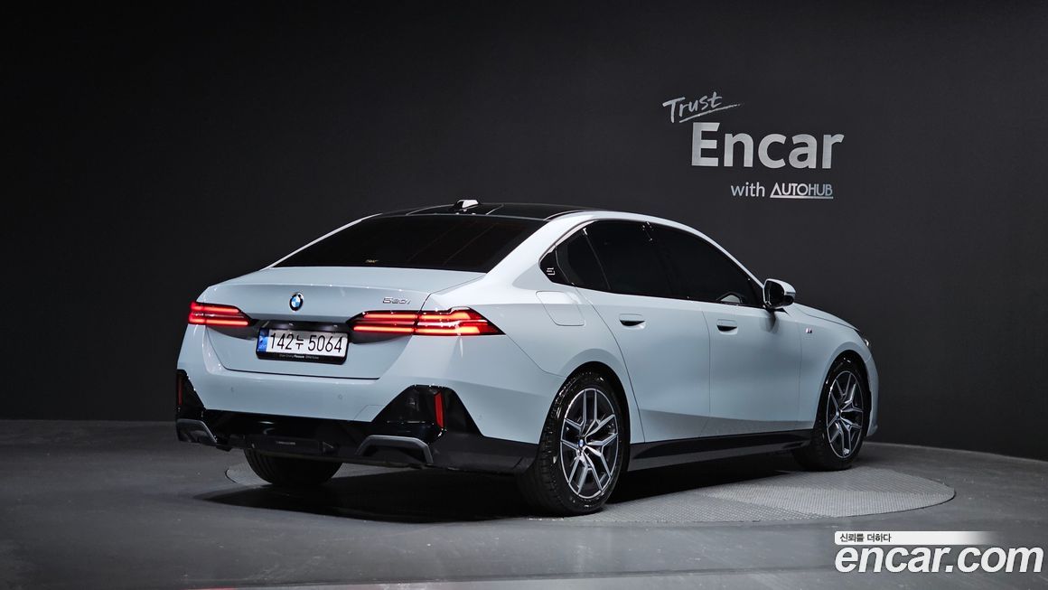 BMW 5-Series 2024