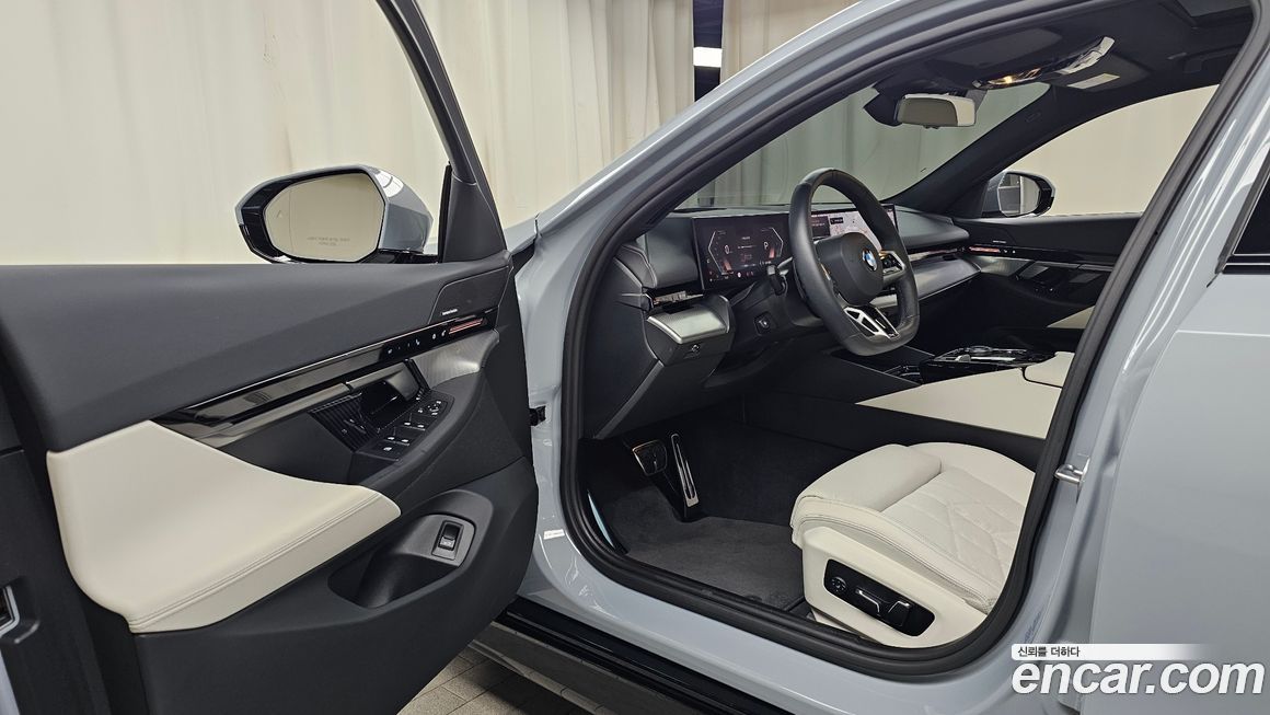 BMW 5-Series 2024