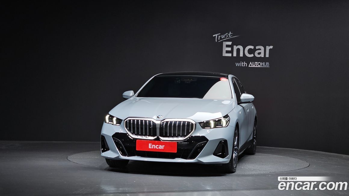 BMW 5-Series 2024