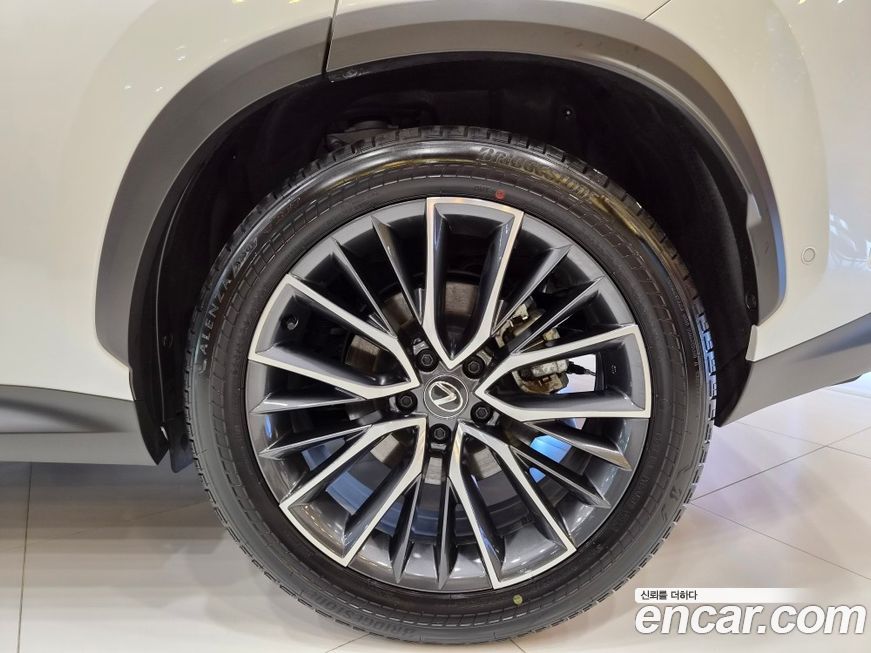 Lexus NX 2024