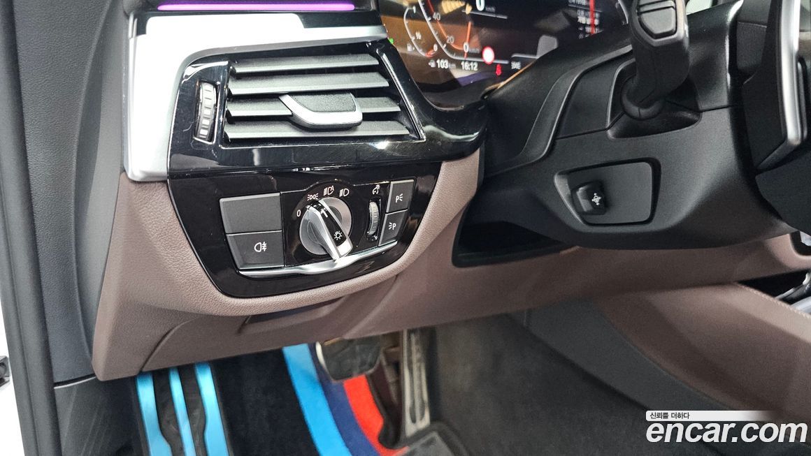 BMW Gran Turismo 2024