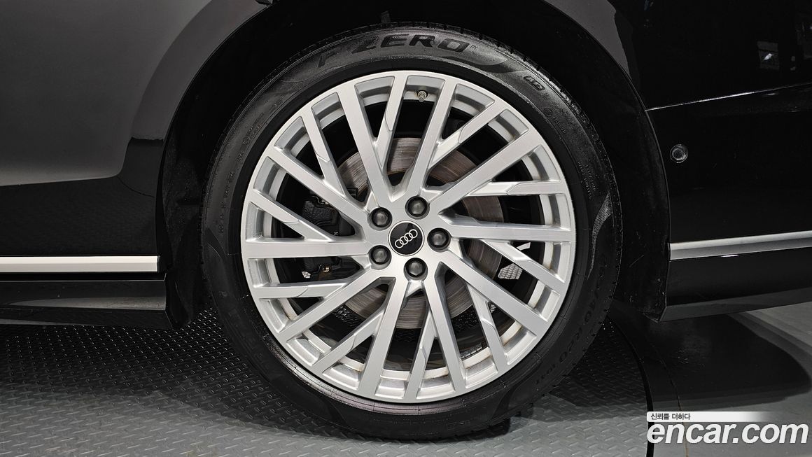 Audi A8 2021
