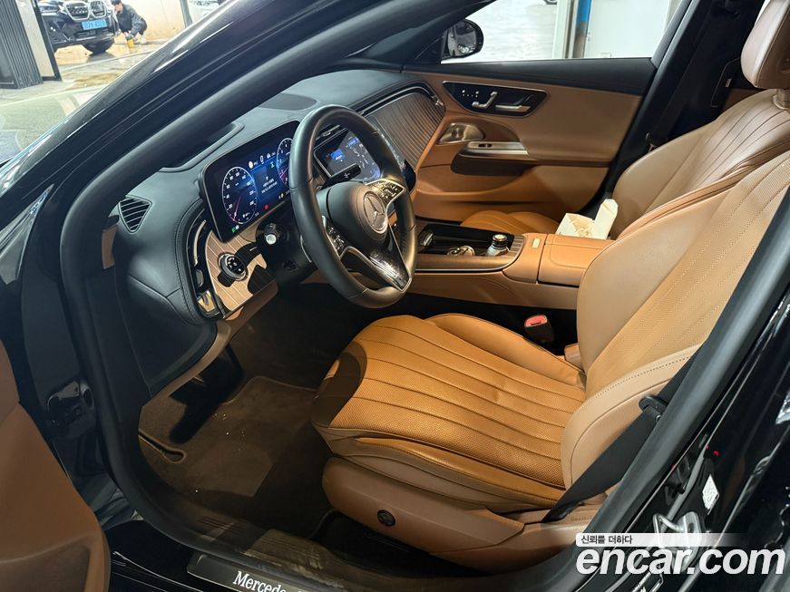 Mercedes-Benz E-Class 2024