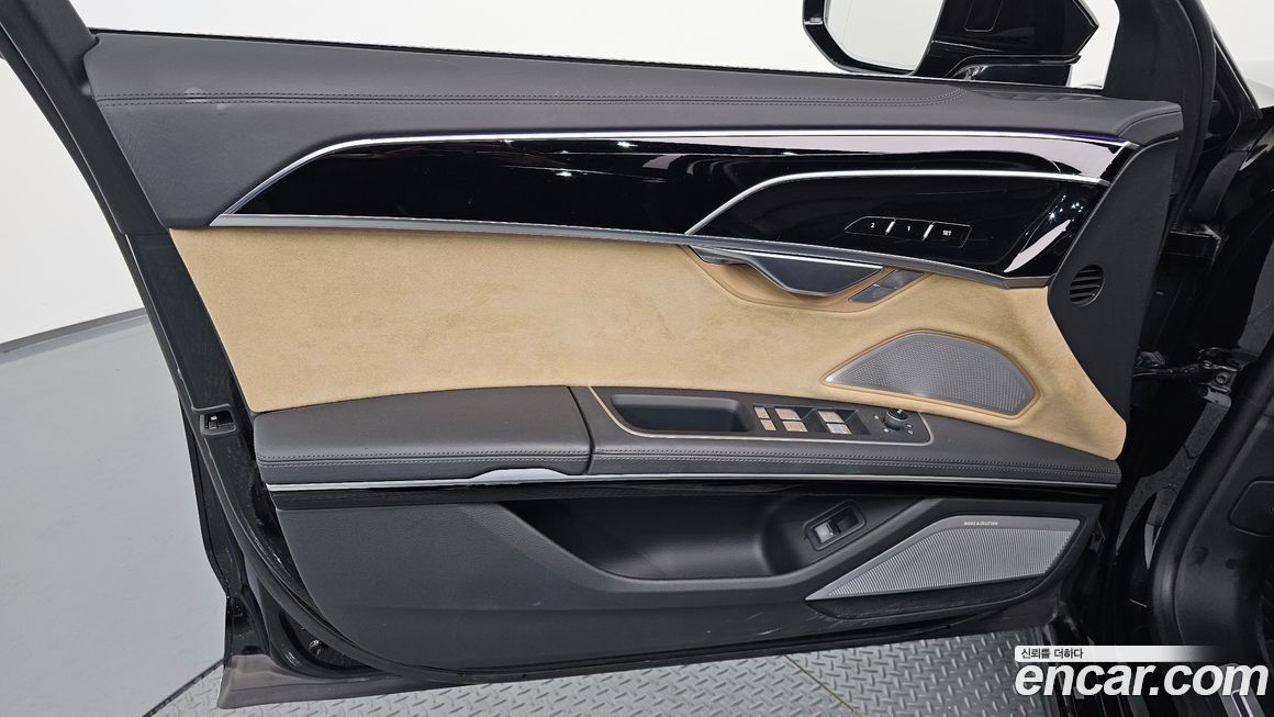 Audi A8 2021