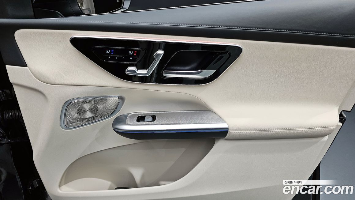 Mercedes-Benz GLC-Class 2025