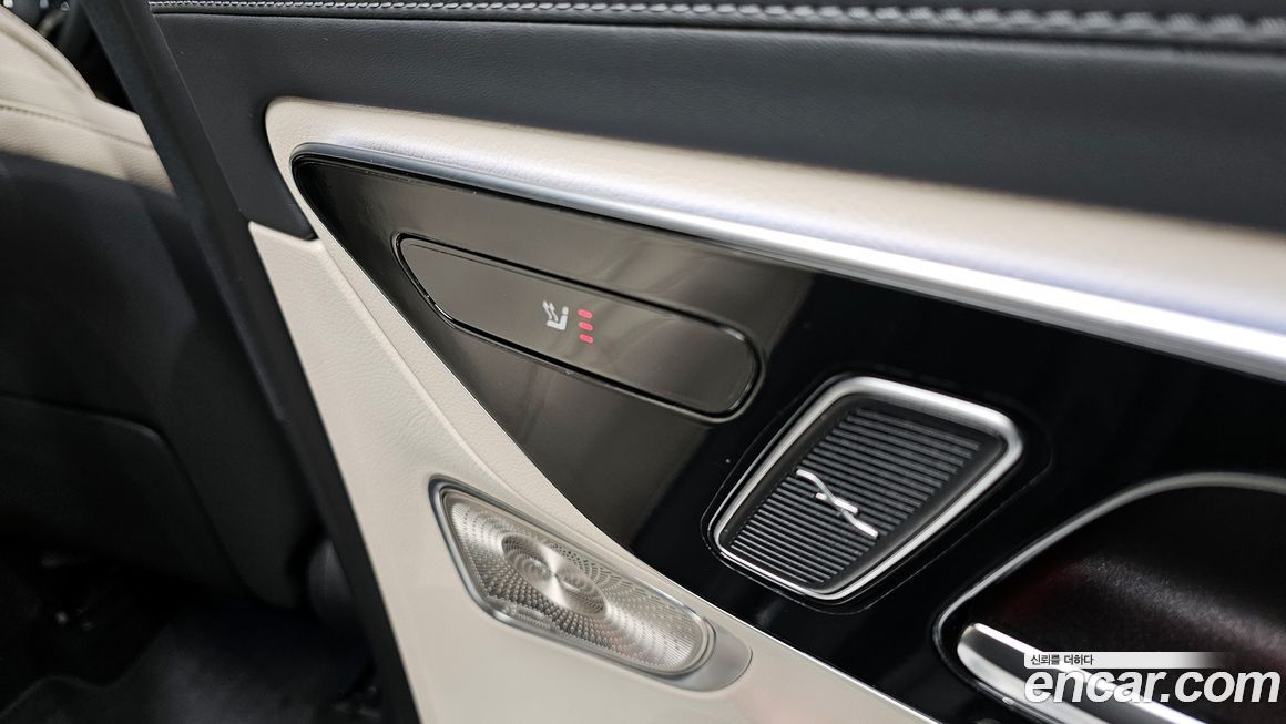 Mercedes-Benz GLC-Class 2025