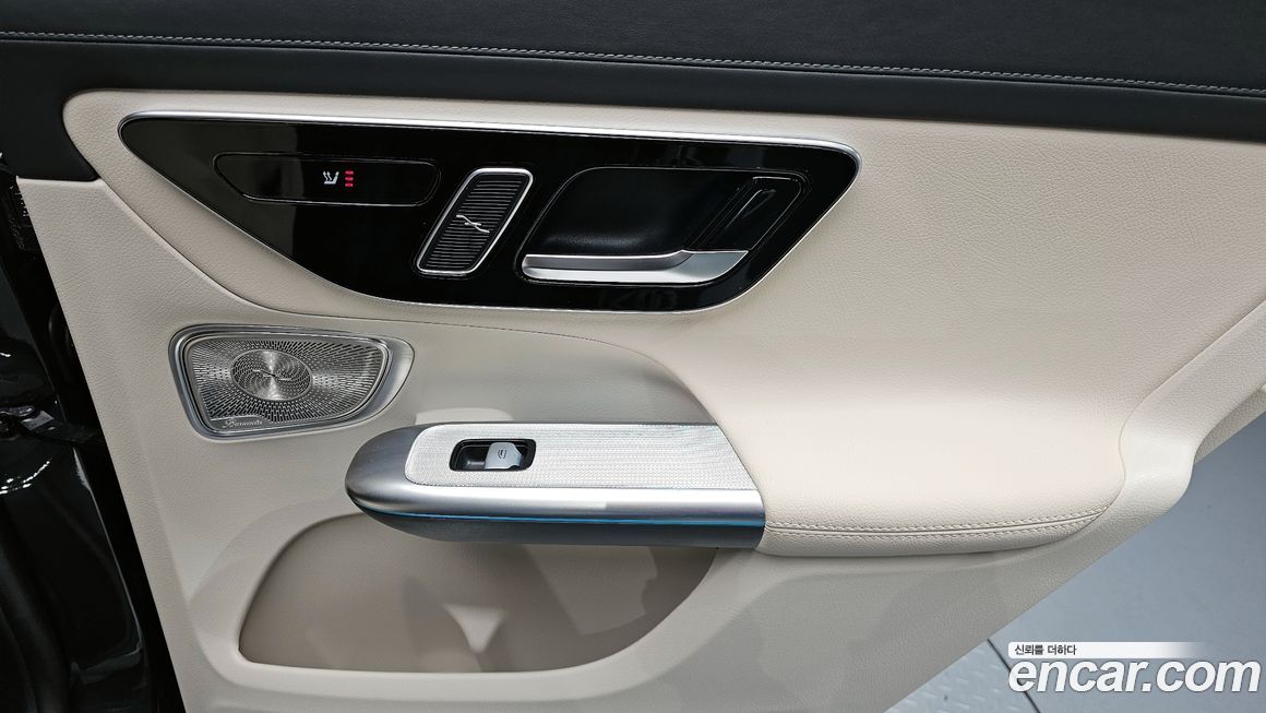 Mercedes-Benz GLC-Class 2025