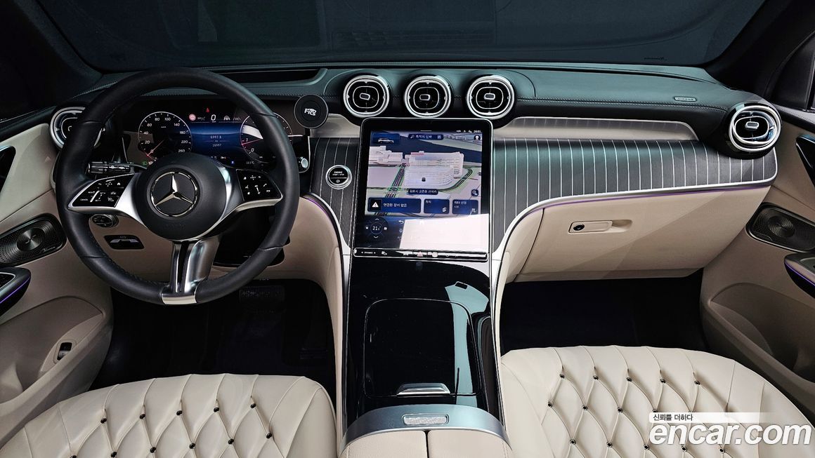 Mercedes-Benz GLC-Class 2025