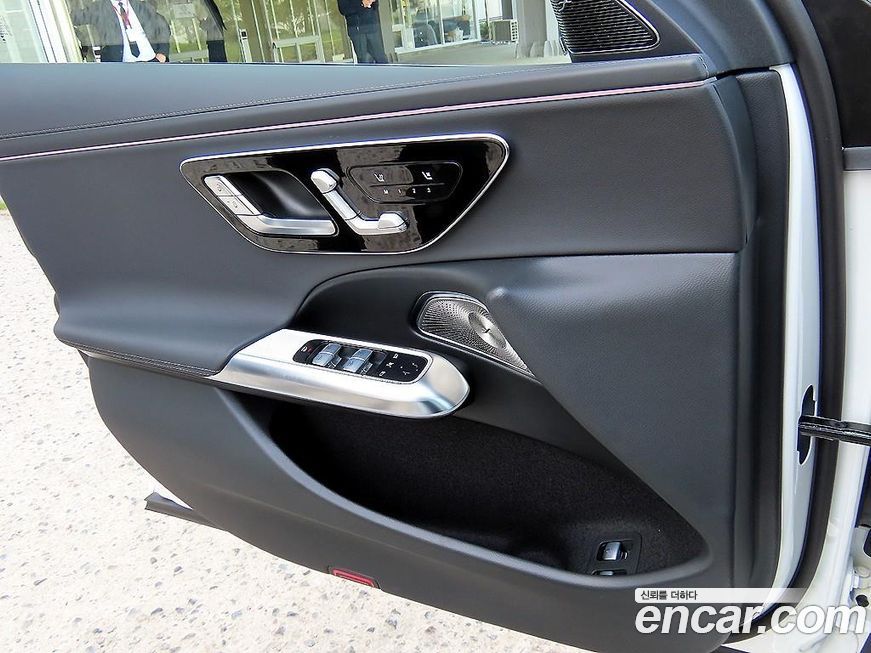Mercedes-Benz E-Class 2025