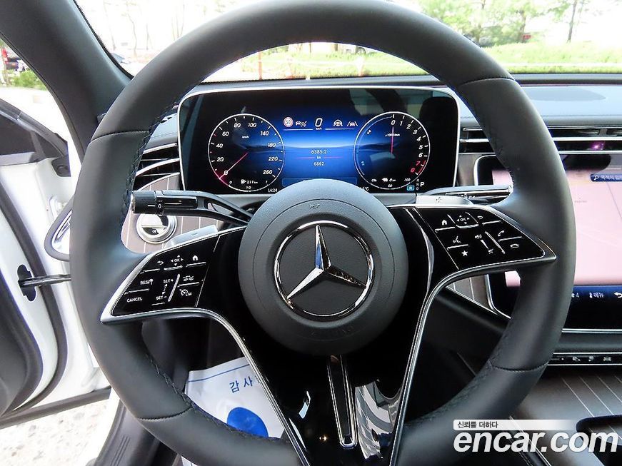 Mercedes-Benz E-Class 2025