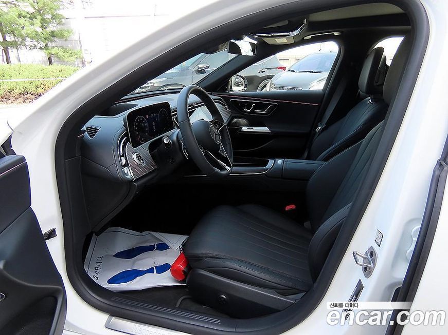 Mercedes-Benz E-Class 2025
