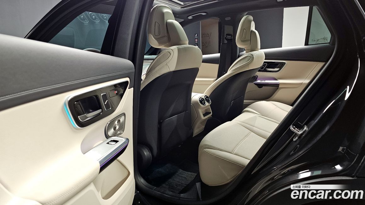 Mercedes-Benz GLC-Class 2025