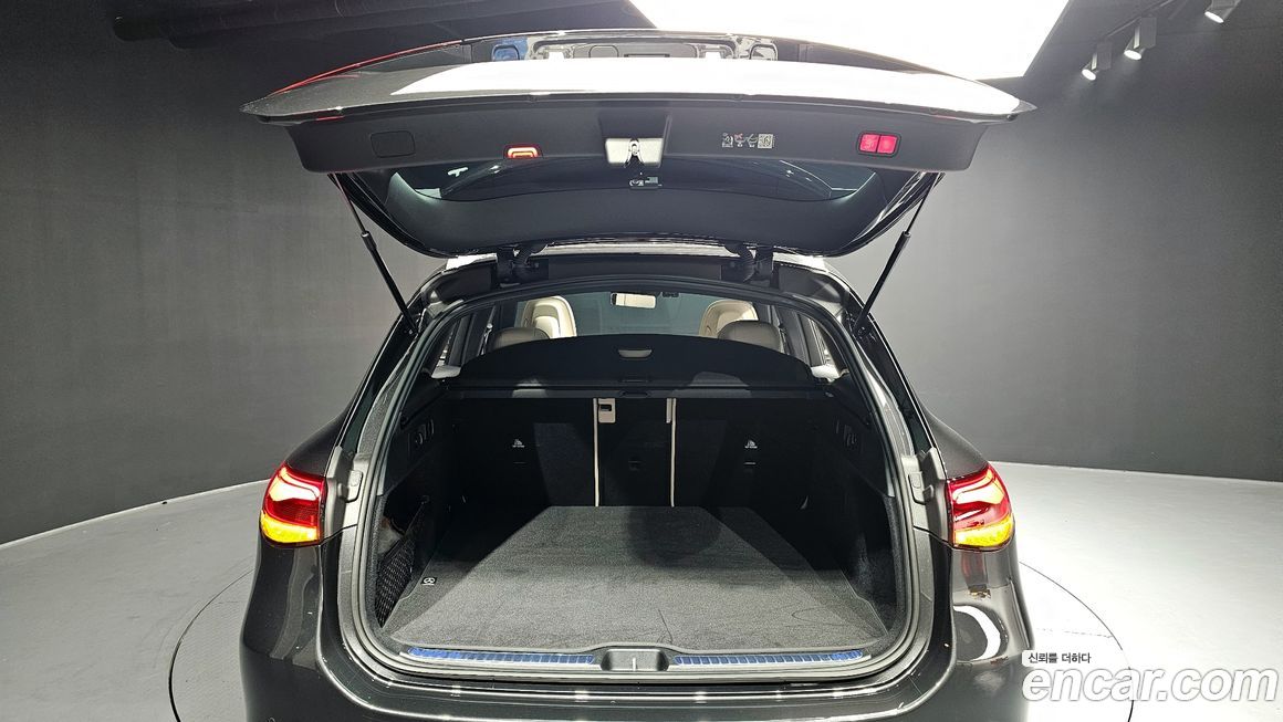 Mercedes-Benz GLC-Class 2025