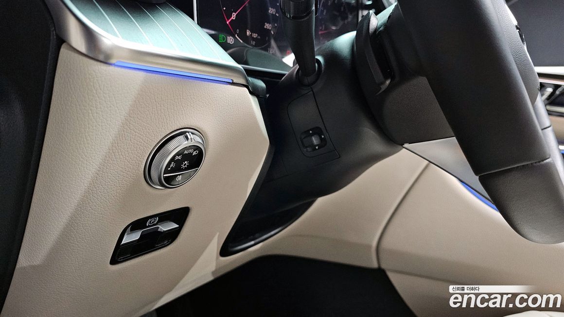 Mercedes-Benz GLC-Class 2025