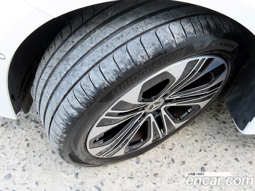 Mercedes-Benz E-Class 2025