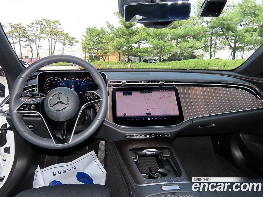 Mercedes-Benz E-Class 2025