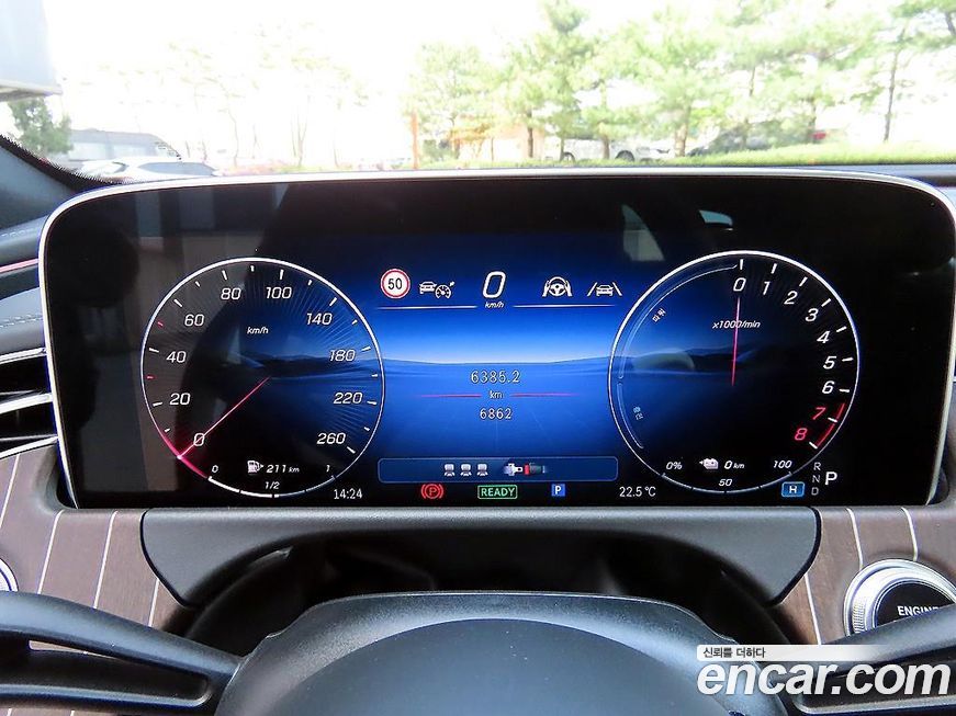 Mercedes-Benz E-Class 2025