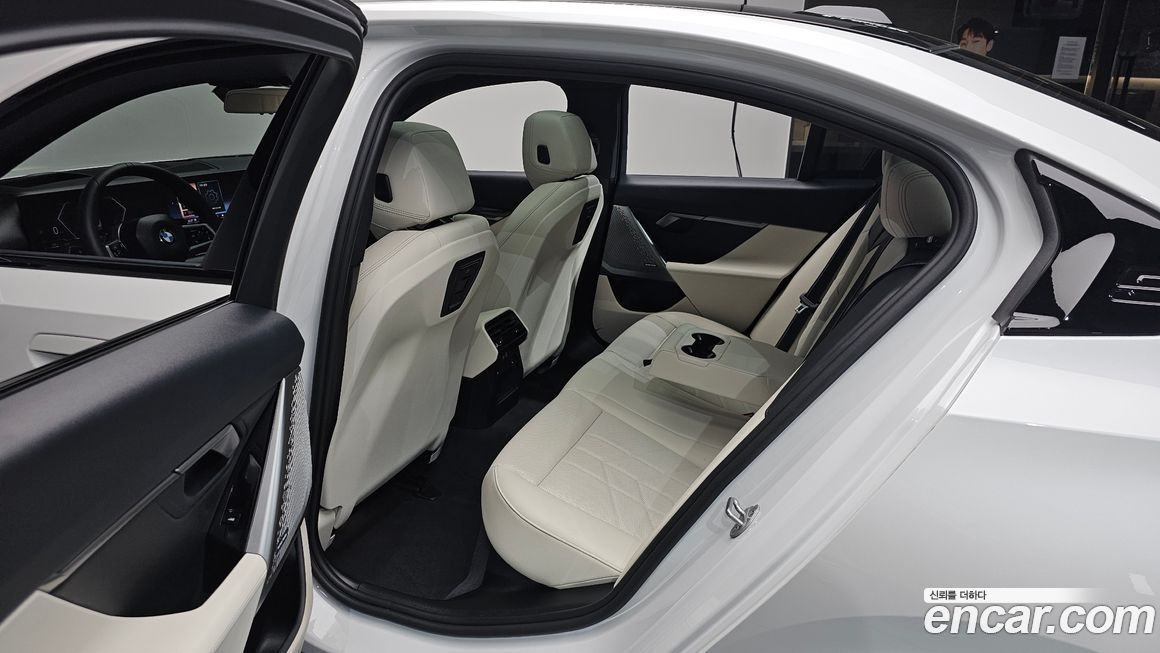 BMW 5-Series 2026
