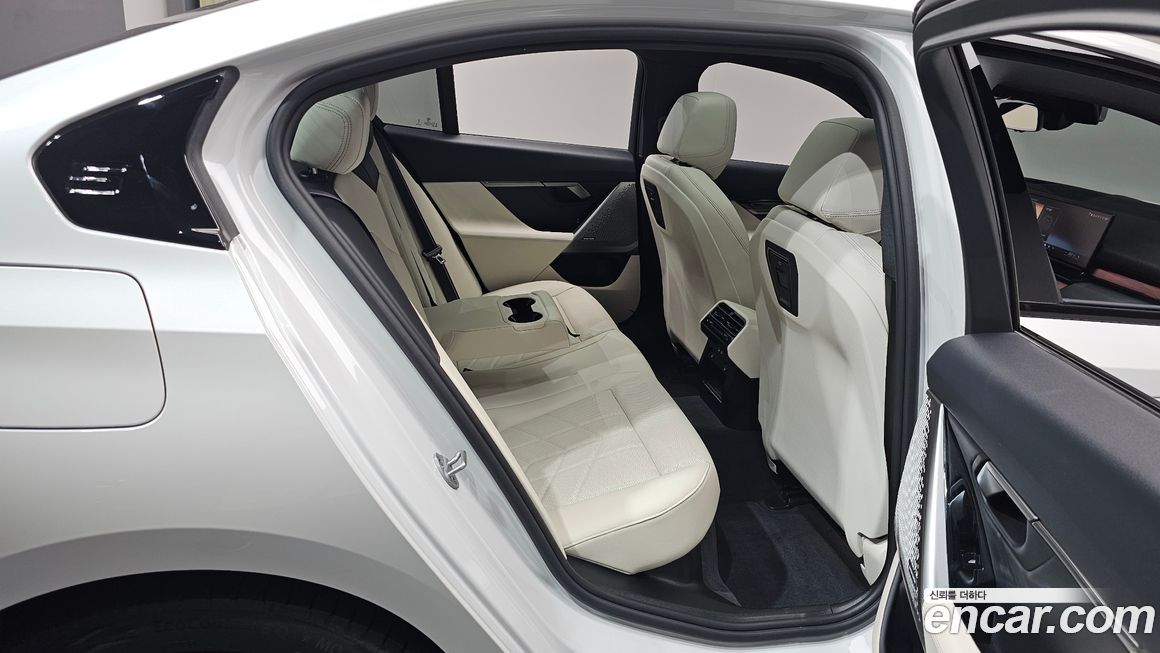 BMW 5-Series 2026
