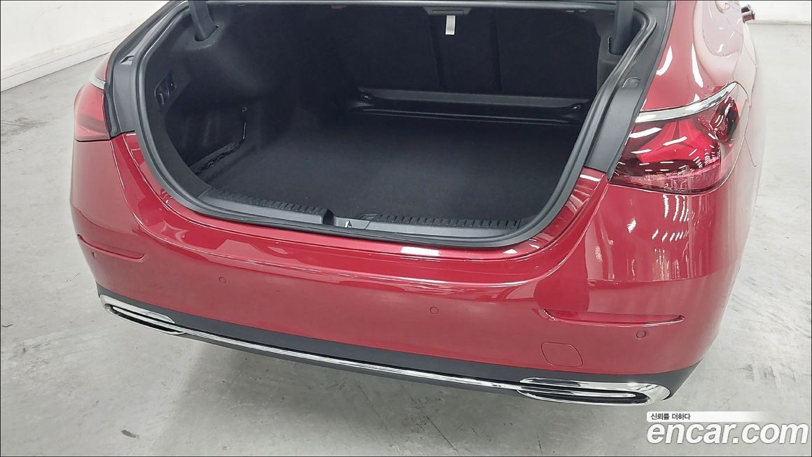 Mercedes-Benz E-Class 2025