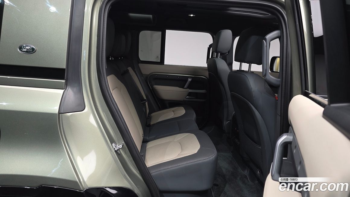 Land Rover Defender 2023