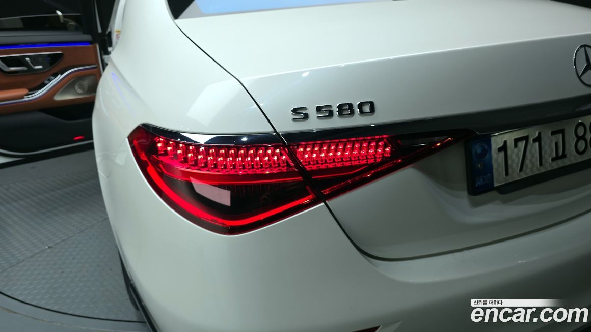Mercedes-Benz S-Class 2022
