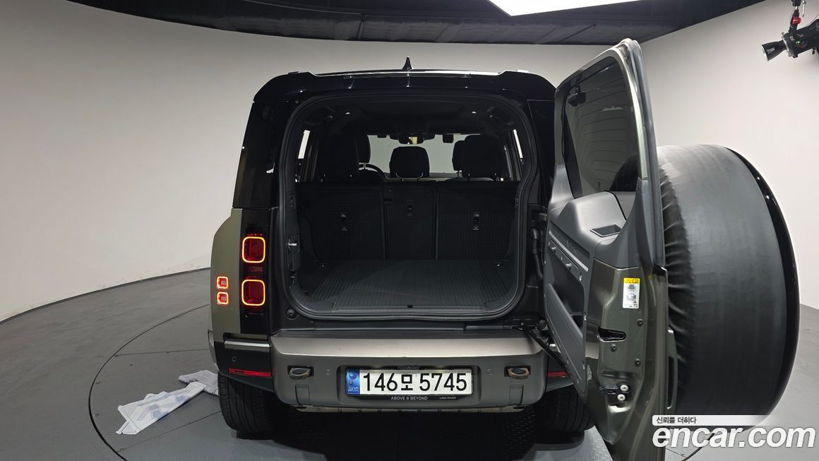 Land Rover Defender 2023