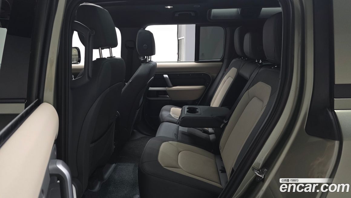 Land Rover Defender 2023