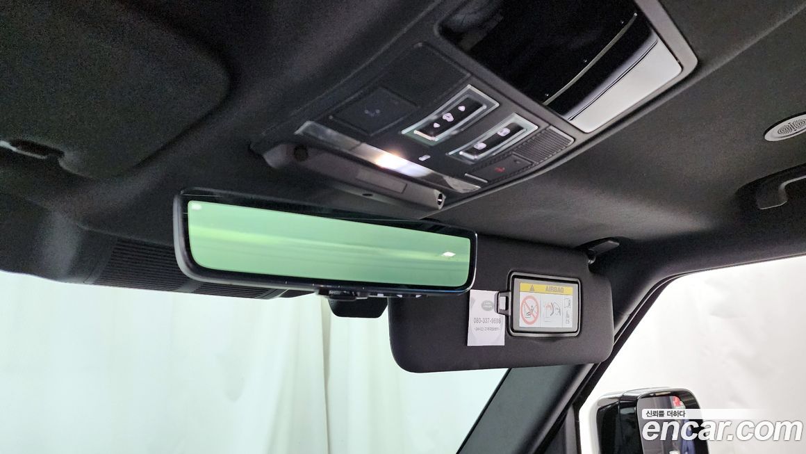 Land Rover Defender 2025