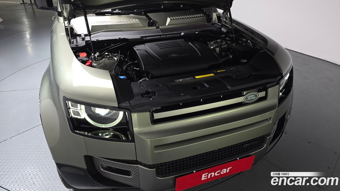 Land Rover Defender 2023