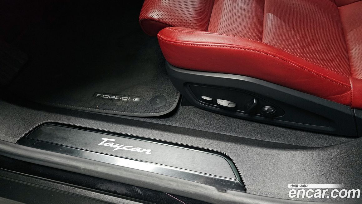 Porsche Taycan 2022