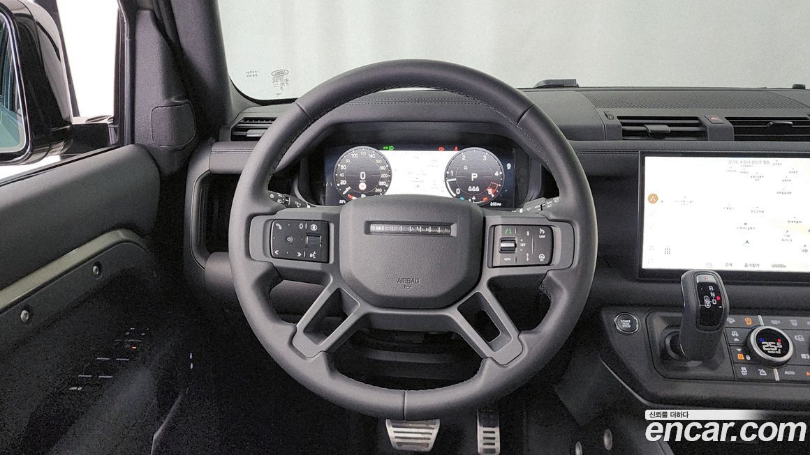 Land Rover Defender 2025