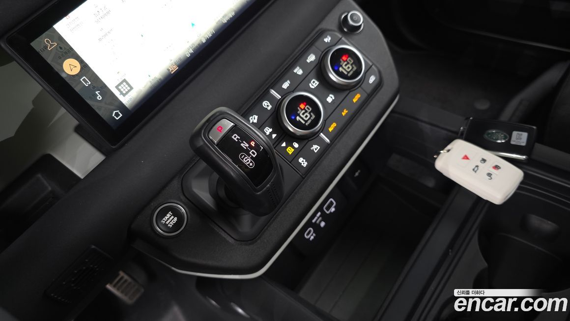 Land Rover Defender 2020