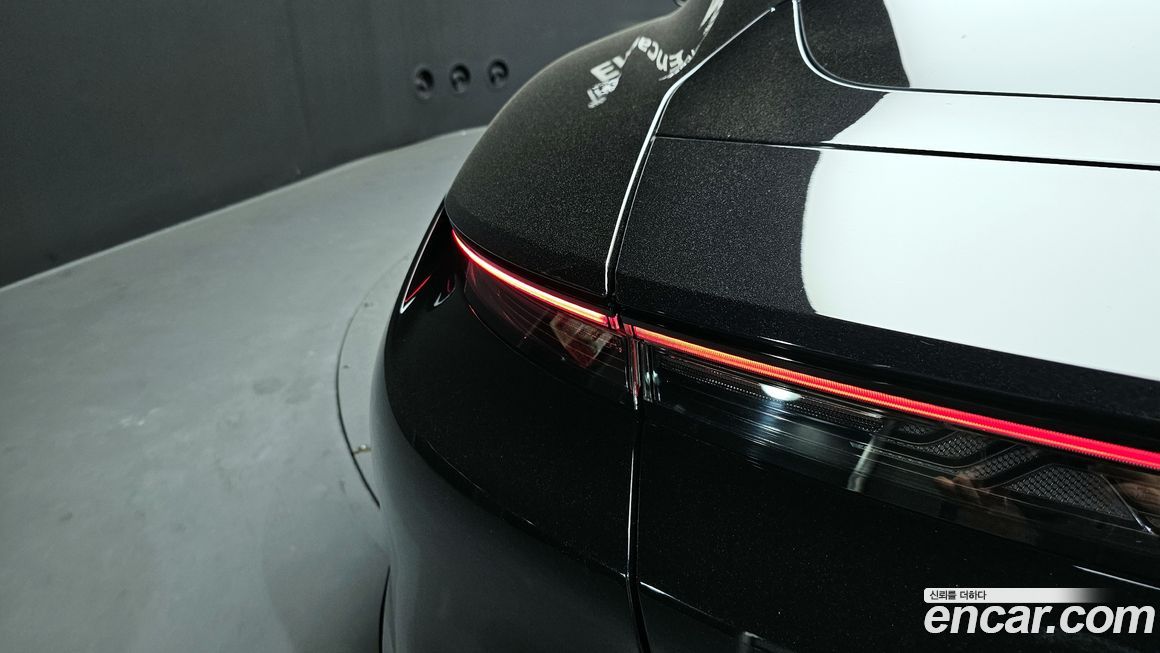 Porsche Taycan 2022
