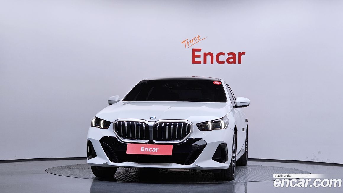 BMW 5-Series 2025
