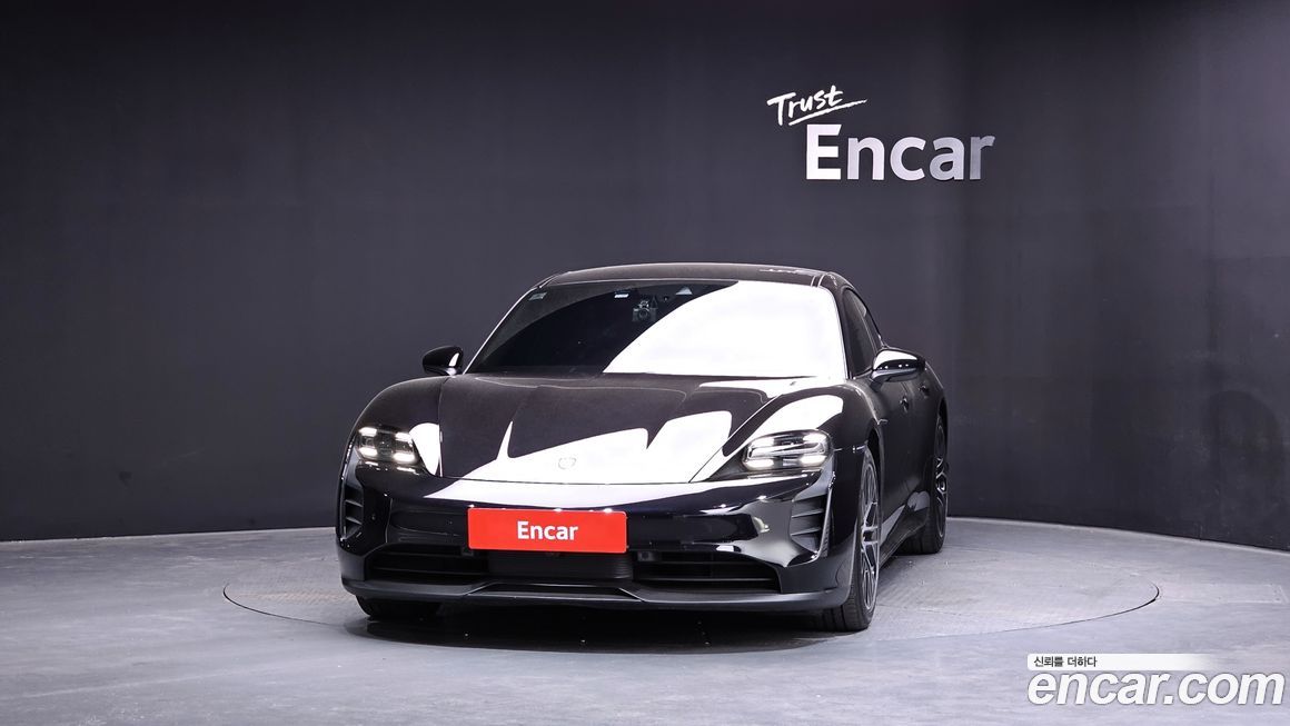Porsche Taycan 2022